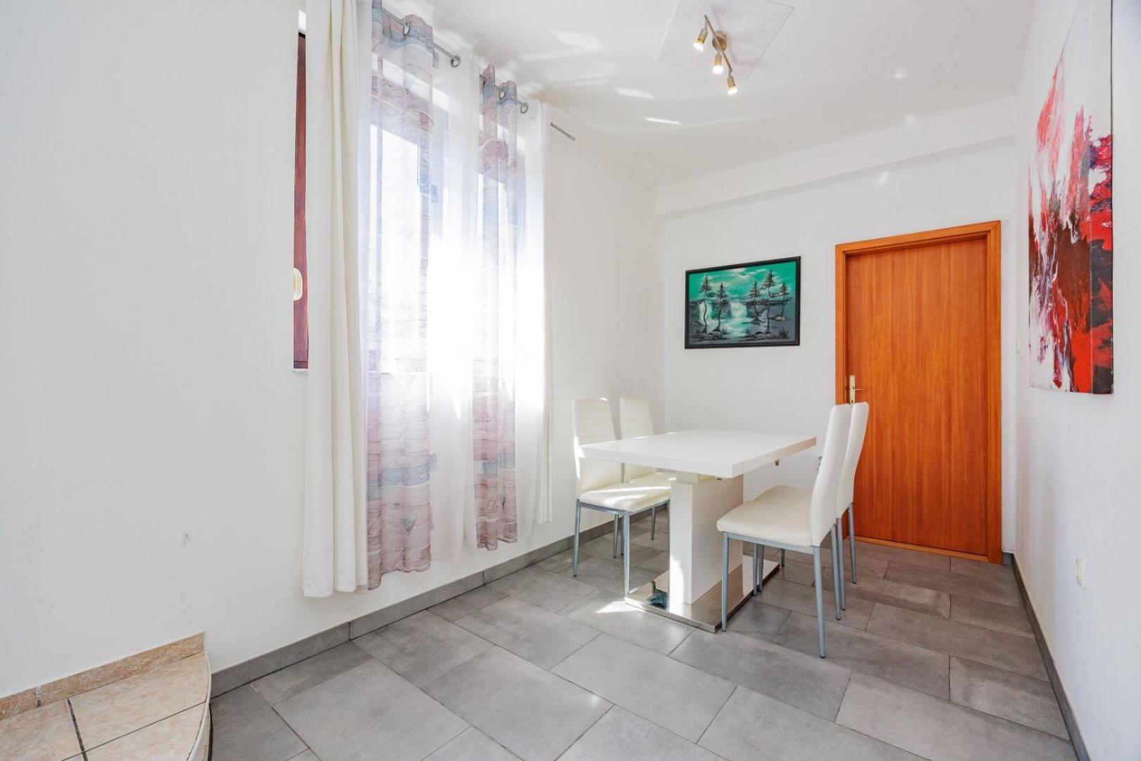 Apartman Crowonder Lucky House With Pool And Patio 30 Meters From The *