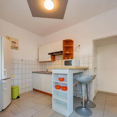 Crowonder Lucky Holiday House With Pool And Patio 30 Meters From The Beach Zadar Exterior photo