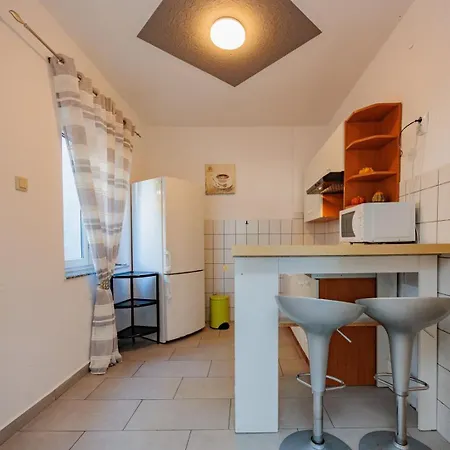 Crowonder Lucky Holiday House With Pool And Patio 30 Meters From The Beach Zadar Exterior photo