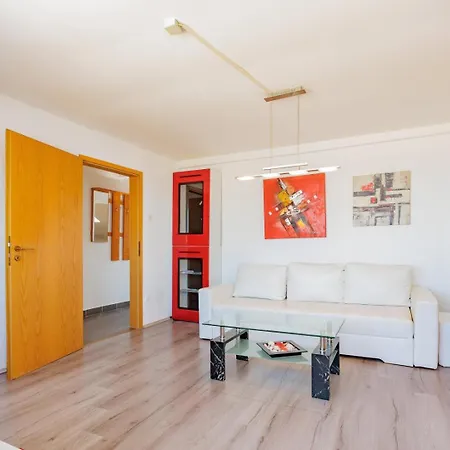 Crowonder Lucky Holiday House With Pool And Patio 30 Meters From The Beach Zadar Exterior photo