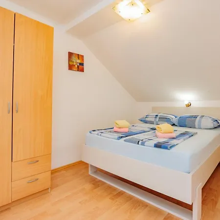 Crowonder Lucky Holiday House With Pool And Patio 30 Meters From The Beach Zadar Exterior photo