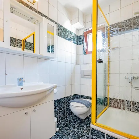 Crowonder Lucky Holiday House With Pool And Patio 30 Meters From The Beach Zadar Exterior photo