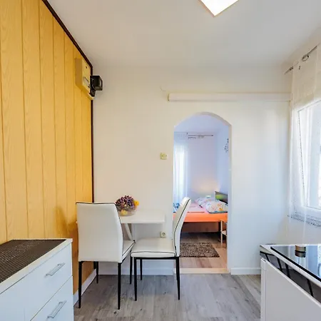 Crowonder Lucky Holiday House With Pool And Patio 30 Meters From The Beach Zadar Exterior photo