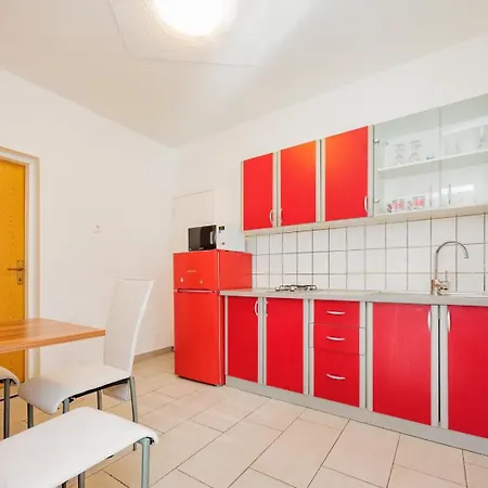 Crowonder Lucky Holiday House With Pool And Patio 30 Meters From The Beach Zadar Exterior photo