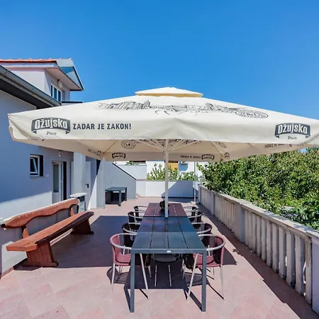 Crowonder Lucky Holiday House With Pool And Patio 30 Meters From The Beach Zadar Exterior photo