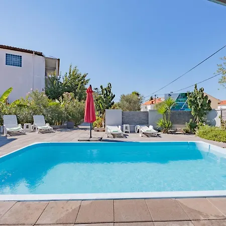 Crowonder Lucky Holiday House With Pool And Patio 30 Meters From The Beach Zadar Exterior photo