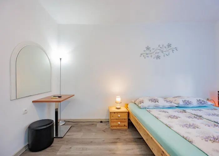 Crowonder Lucky Holiday House With Pool And Patio 30 Meters From The Beach