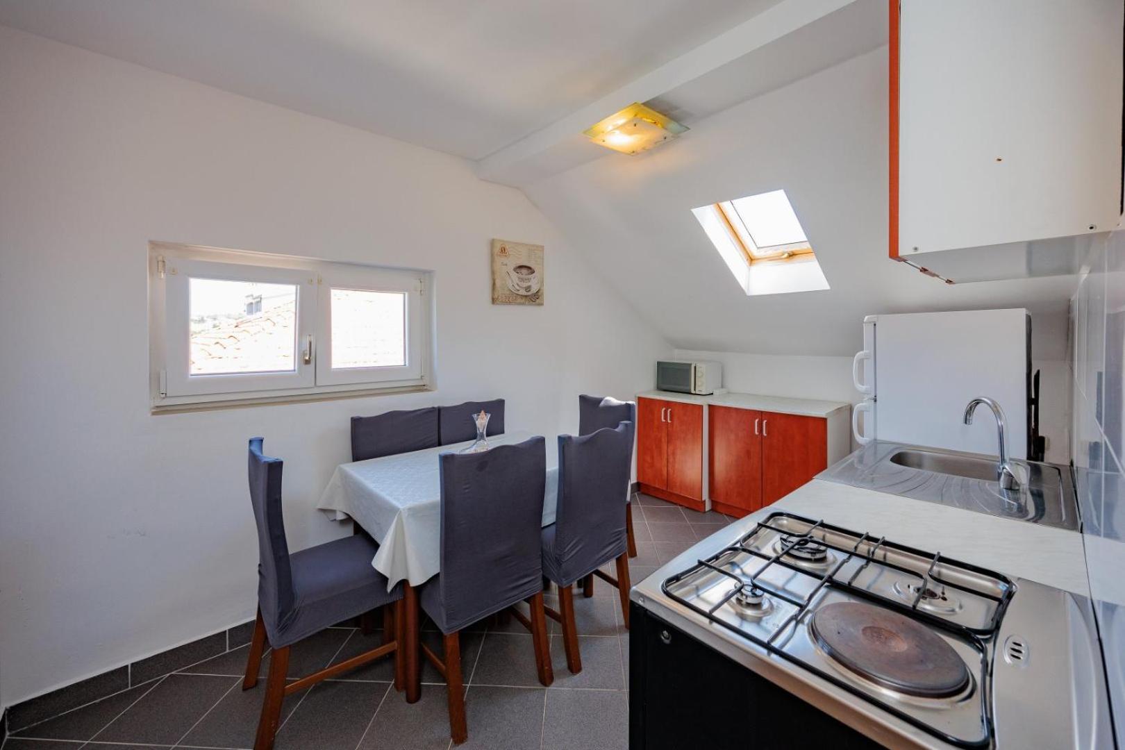 Crowonder Lucky House With Pool And Patio 30 Meters From The Apartmán