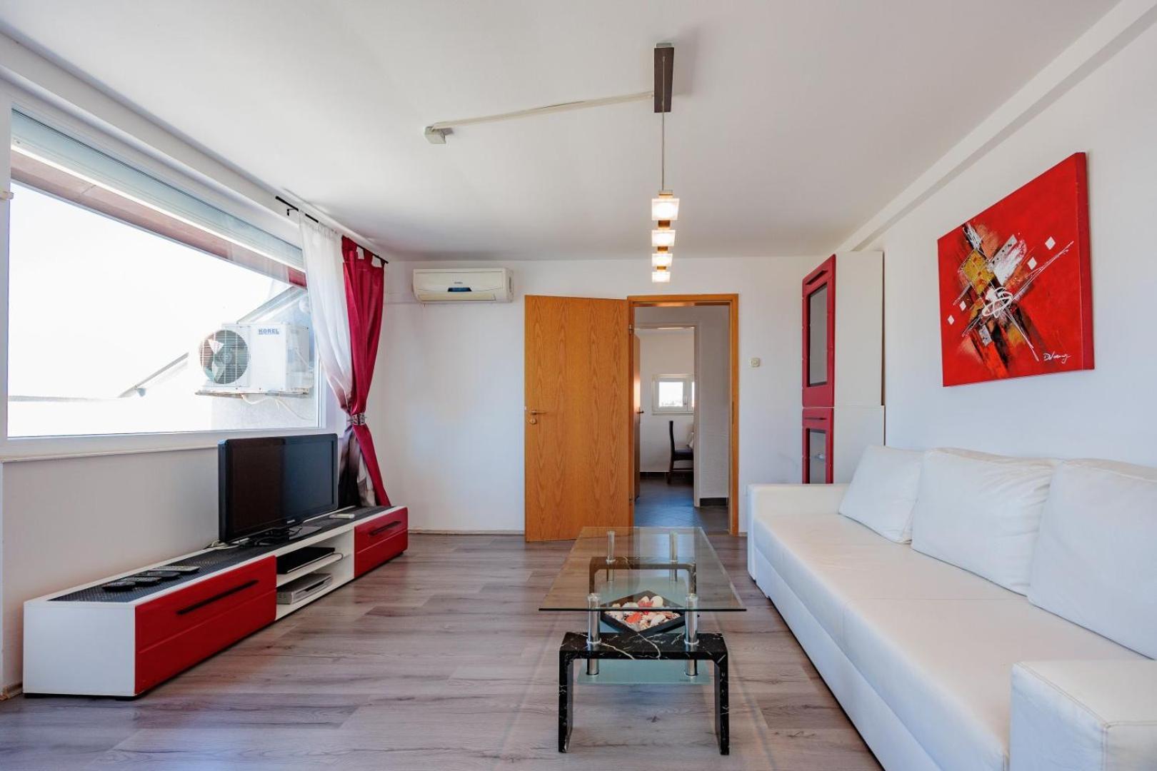 Crowonder Lucky House With Pool And Patio 30 Meters From The Apartment *