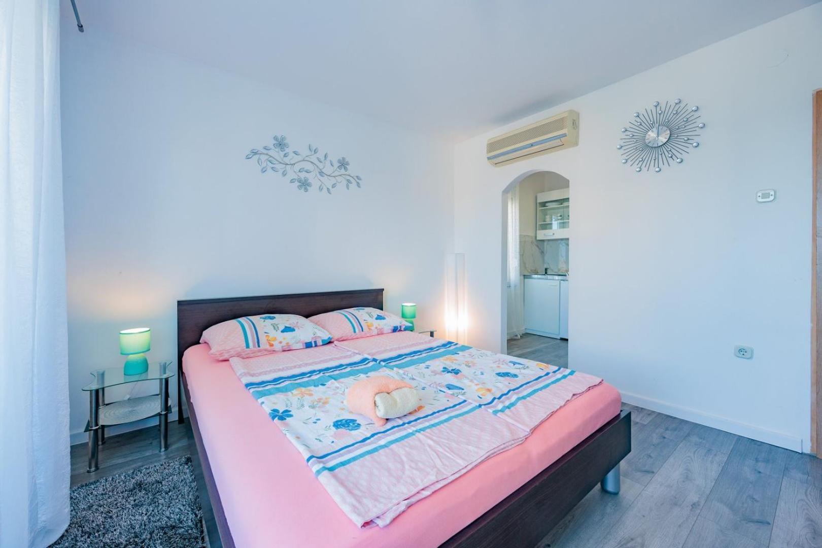 Crowonder Lucky House With Pool And Patio 30 Meters From The Apartmán *