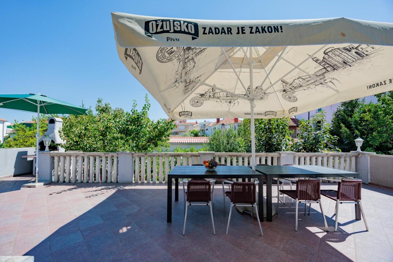 Crowonder Lucky House With Pool And Patio 30 Meters From The Apartmán