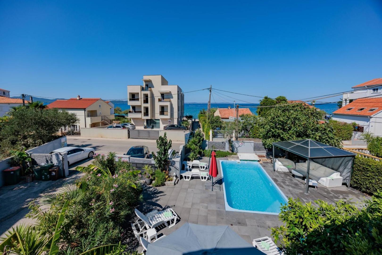 Crowonder Lucky House With Pool And Patio 30 Meters From The Apartmán *