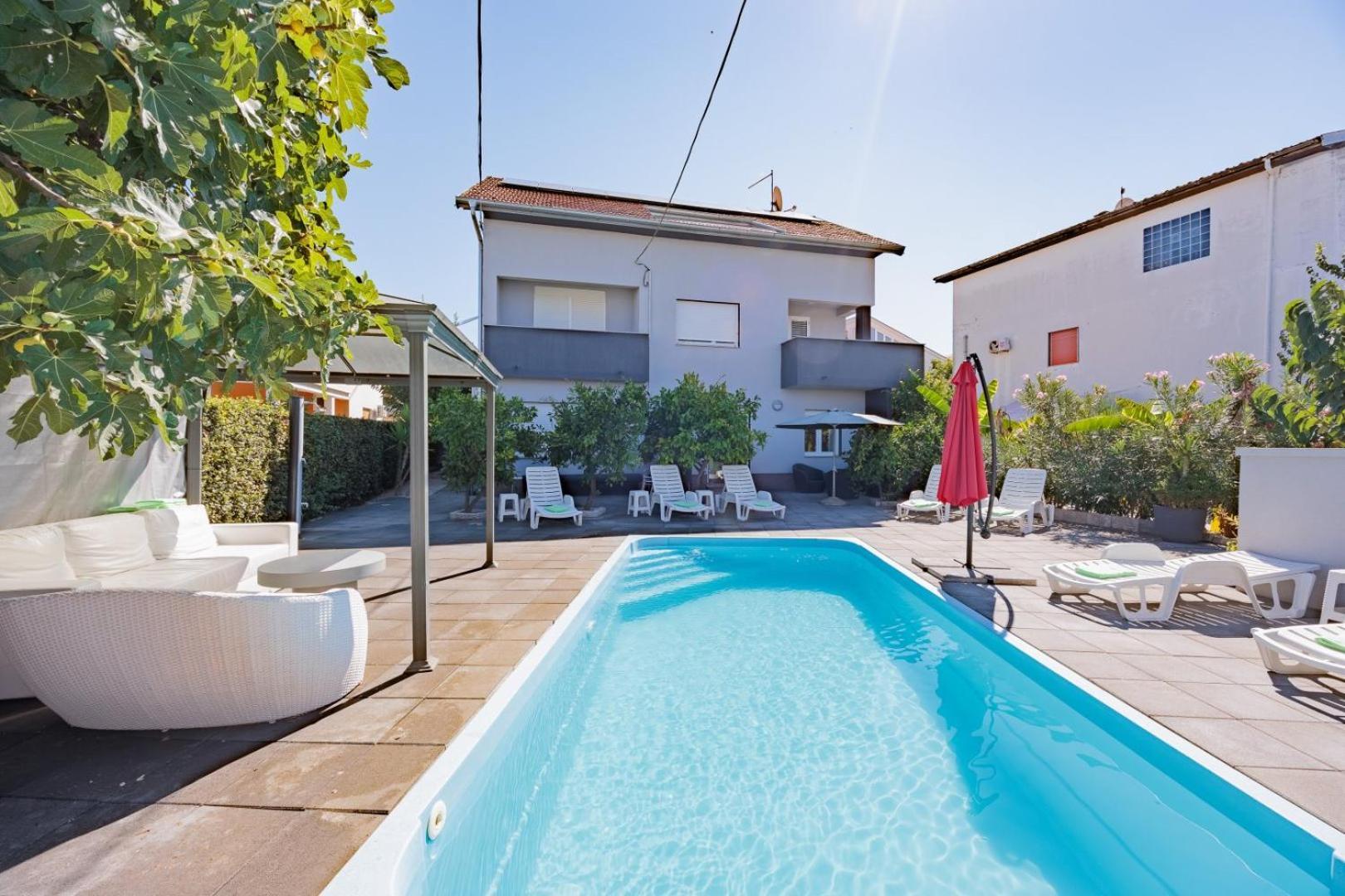 Apartmán Crowonder Lucky House With Pool And Patio 30 Meters From The