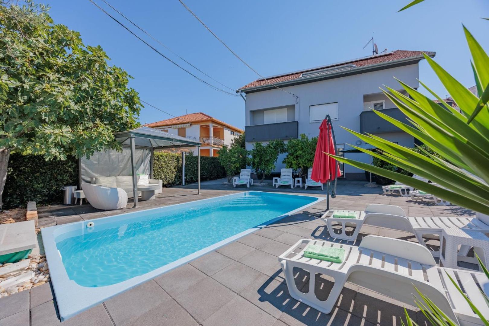 Crowonder Lucky House With Pool And Patio 30 Meters From The Apartmán *